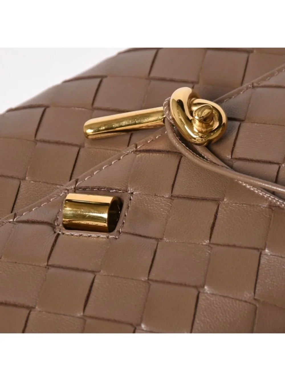 Bottega Veneta Andiamo Clutch Metal Knot Closure Brown Bifold Intrecciato Gold